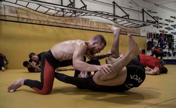 Famoso peleador de MMA enfureció a muchos al usar esta camiseta (FOTO)