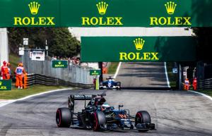 VIDEO: La carcajada de Alonso cuando le pidieron acelerar en el GP de Italia