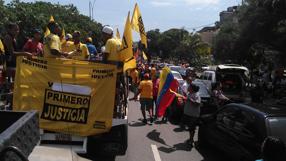 Esta es la marcha hacia el CNE-Vargas