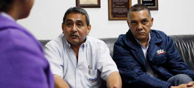 MARACAIBO VENEZUELA 02/09/2014 ECONOMIA TRABAJADORES DE SINDICATO DE CANTV DENUNCIAN ATROPELLO POR PARTE DE SUS JEFES. EN LA FOTO: INTEGRANTES DEL SINDICATO.