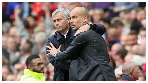 Así fue el saludo de Mourinho y Guardiola en el clásico de Manchester (video)