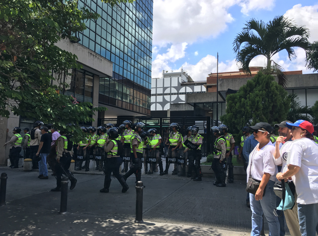 Barricada-Chacaito1