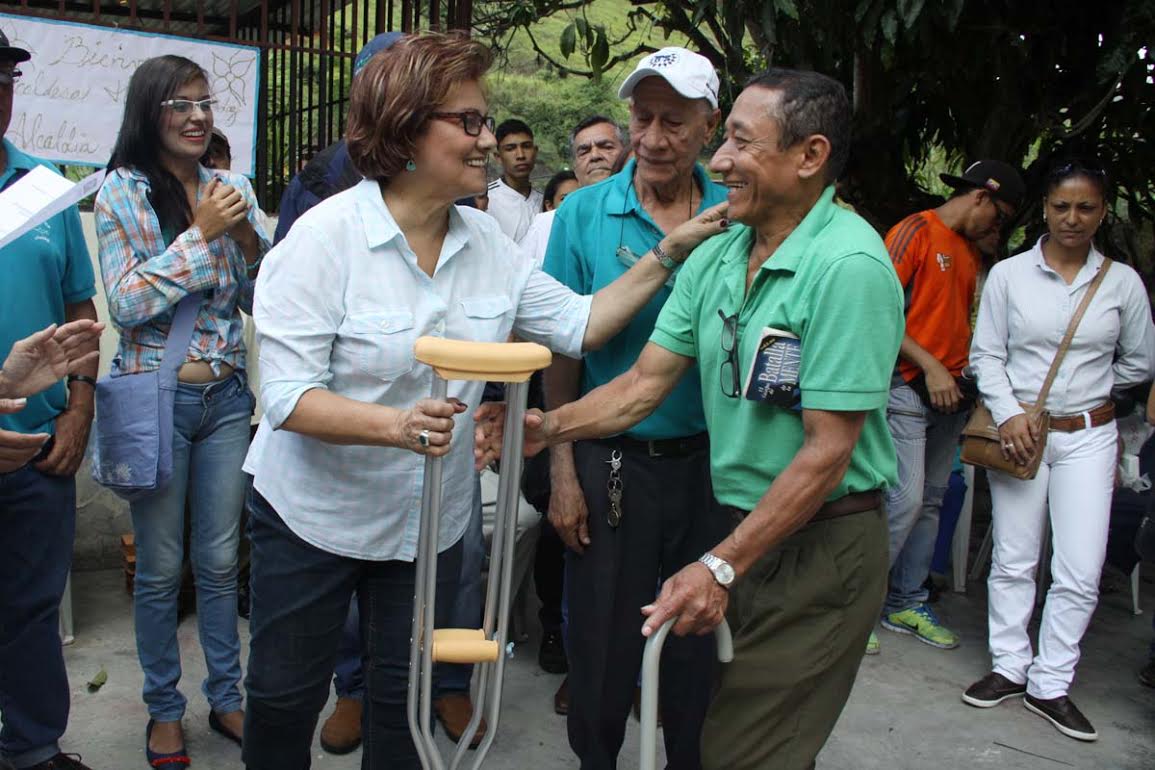 Helen Fernández: Maduro debería salir como salen los hombres de pantalones largos