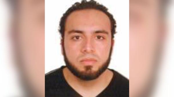 Policía de Nueva York busca a hombre de 28 años tras ataques