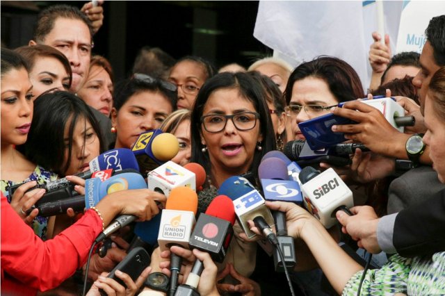 Venezuela's Foreign Minister Delcy Rodriguez talks to the media after lodging a complaint against Venezuela's National Assembly President Henry Ramos Allup, at the Venezuelan Prosecutor's office in Caracas, Venezuela October 3, 2016. REUTERS/Marco Bello