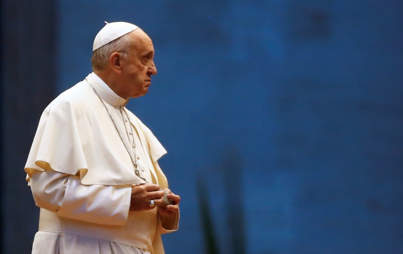 El Papa critica que se impida la entrada o repatríe a los inmigrantes menores