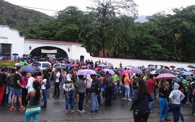 Estudiantes de la USB Litoral protestaron más de cinco horas por la inseguridad