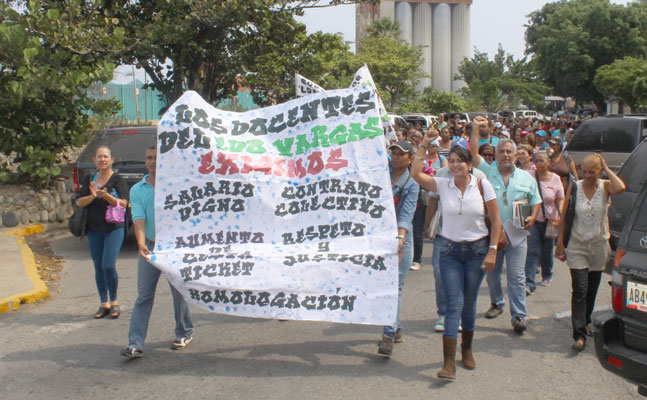 Docentes de Vargas se declaran en emergencia educativa