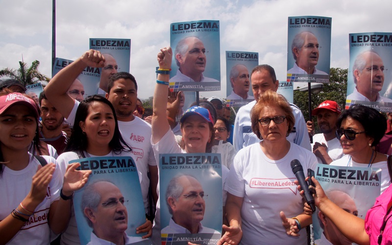 Mujeres de ABP: Defenderemos la democracia ante un Gobierno dictador