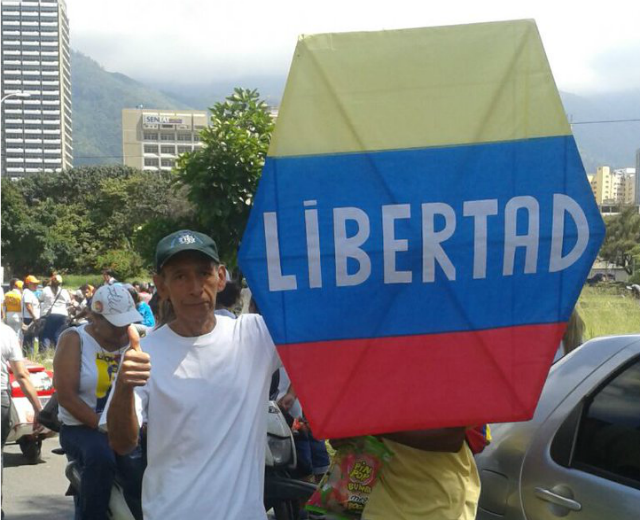 El mensaje del señor del Papagayo por el Día del Periodista (Foto)