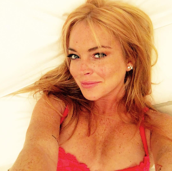 Lindsay Lohan demostró que está muy segura de su cuerpo con su inusual disfraz de Halloween