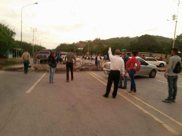 Foto: Protesta en Lara por comida / Twitter