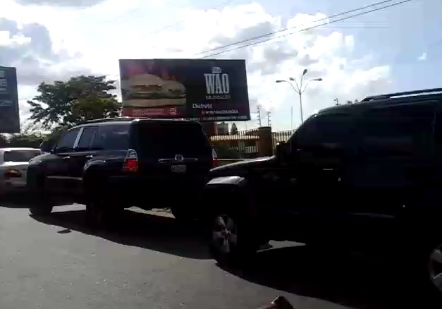 Así están las colas para echar gasolina en Puerto Ordaz (VIDEO)