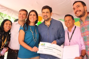 Alcaldía de Sucre inició plan “Sucrédito Vecinal” que beneficia a juntas de condominio