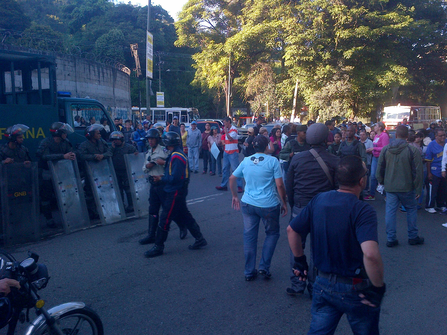 Vecinos de Víctor Baptista en Los Teques se sienten burlados por Hidrocapital