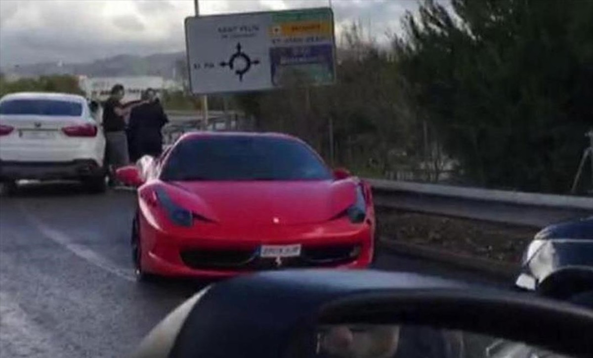 ¡Susto! … Neymar sufrió un accidente de tránsito con su Ferrari rojo (FOTOS)