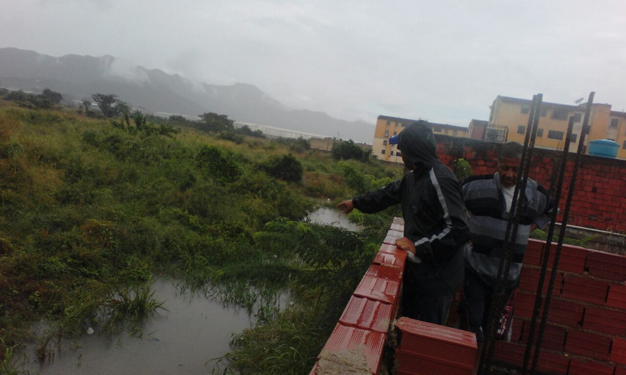 Inundaciones en Los Guayos ocurrieron por falta de limpieza de drenajes