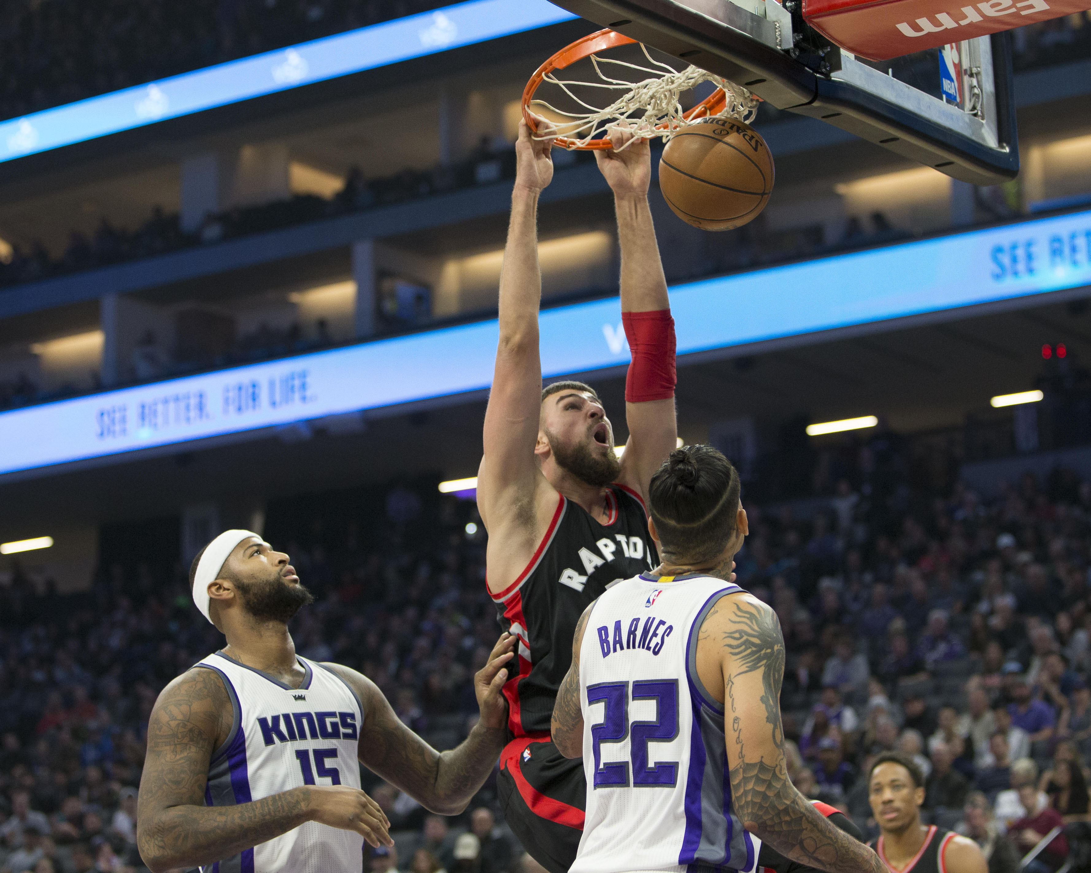 Acusan a dos jugadores de la NBA por agresión en Nueva York