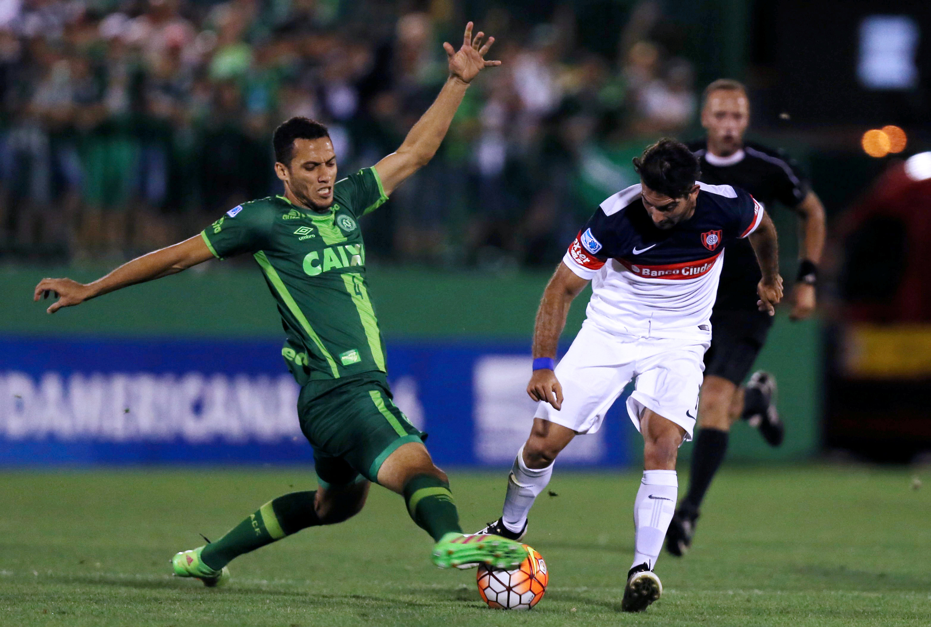 Futbolista del Chapecoense despierta del coma tras accidente aéreo