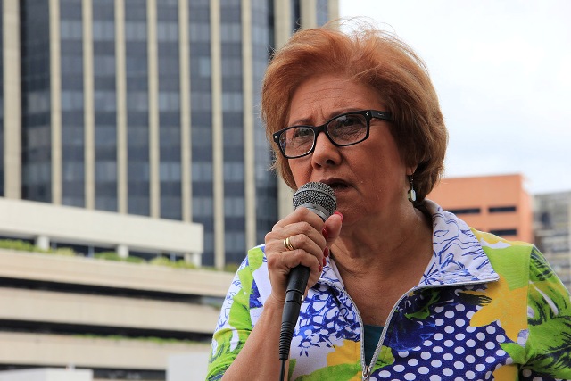 Helen Fernández: Exigimos  la renuncia  de Maduro por abandono del cargo