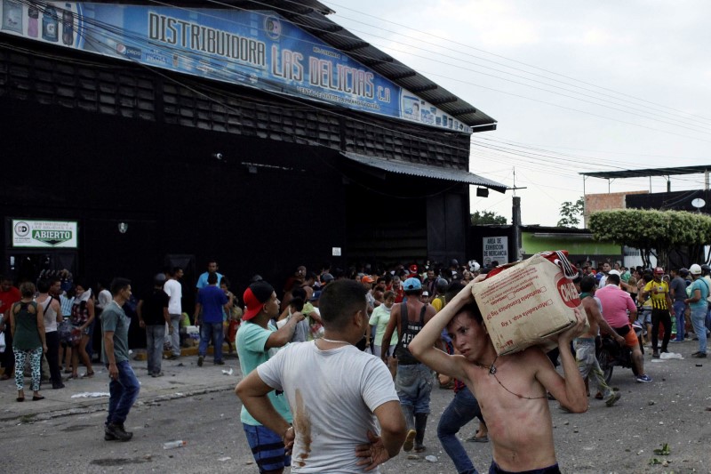 Al menos 233 privados de libertad tras el caos causado por el desastre monetario de Nicolás