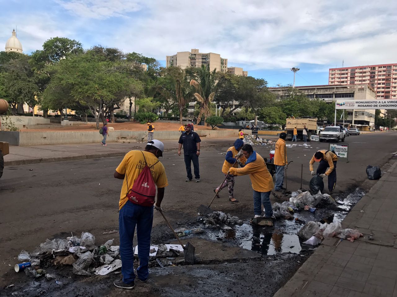 Retiran 1500 toneladas de basura en tres zonas comerciales de Maracaibo