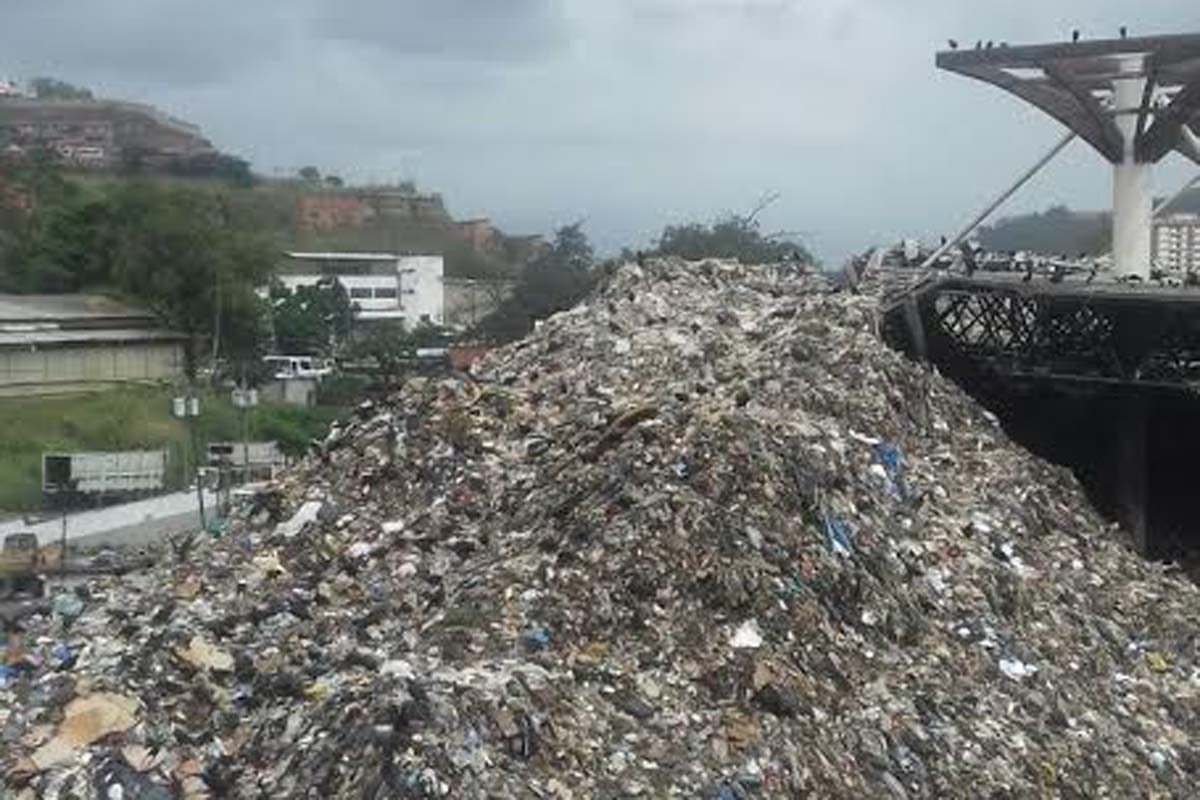 Planta de transferencia en Las Mayas, donde algunos caraqueños buscan carne entre la basura (Video)