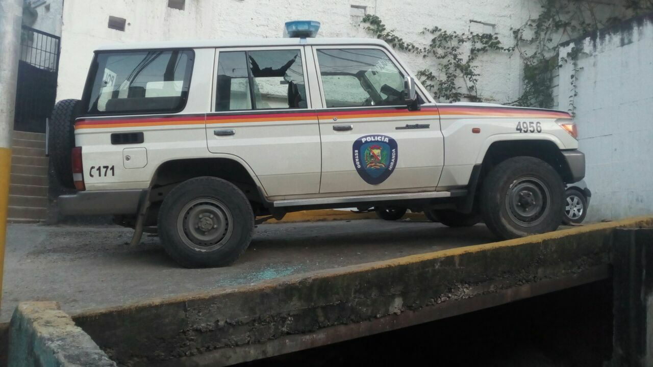 PoliMiranda abatió a dos ladrones que desenfundaron sus armas en un trasporte público