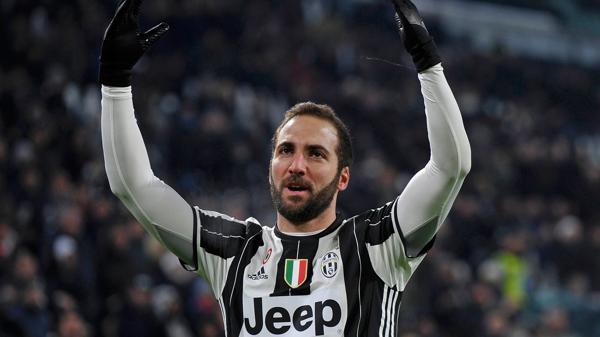 Juventus gana 3-0 a Bolonia con goles argentinos