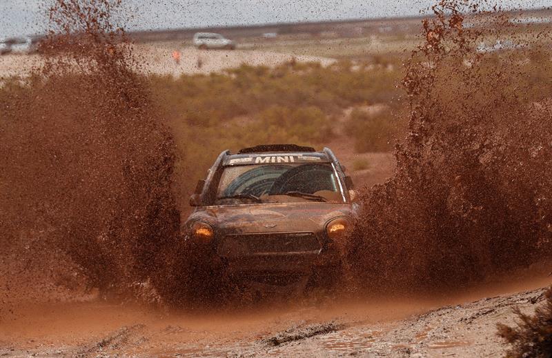 Acortan la octava etapa del Dakar por el desbordamiento de un río