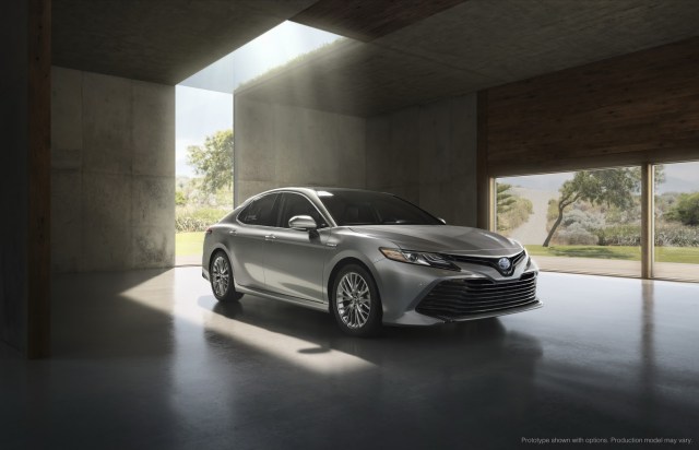 Toyota-Camry-2018 (9)