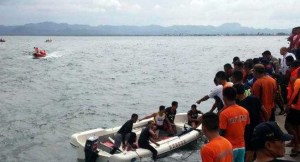 Autoridades filipinas buscan a 9 marineros desaparecidos en un naufragio