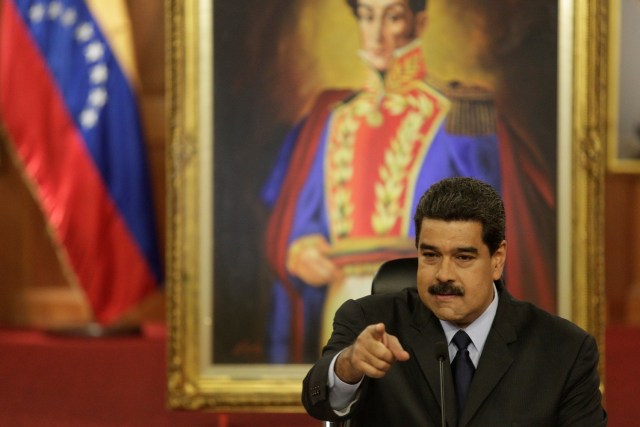 Venezuela's President Nicolas Maduro talks to the media during a news conference at Miraflores Palace in Caracas, Venezuela January 18, 2017. REUTERS/Marco Bello