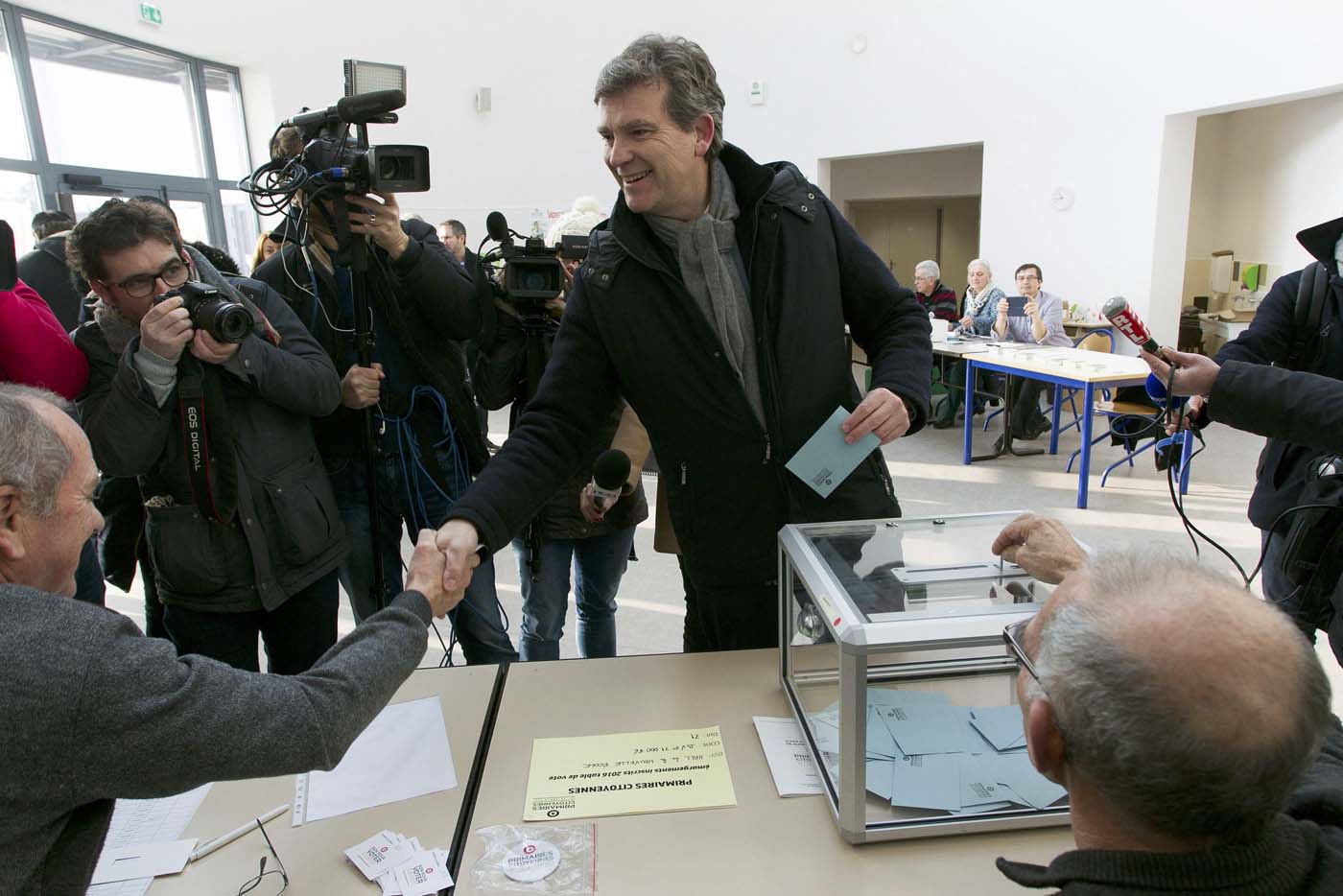 Baja participación en las primarias de los socialistas franceses