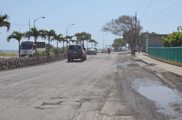 Con esta foto ilustró el diario La Verdad de Vargas la denuncia sobre el deterioro del Puente Guanape / La Verdad