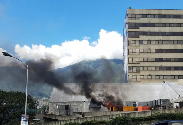 Reportan incendio en terraza del CCCT