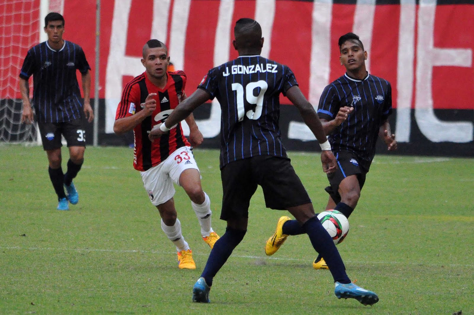 Zulia buscará enderezar el rumbo y Zamora y La Guaira defenderán su liderato