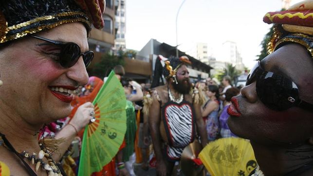 Los cariocas no aguantaron esperar tres semanas hasta el Carnaval