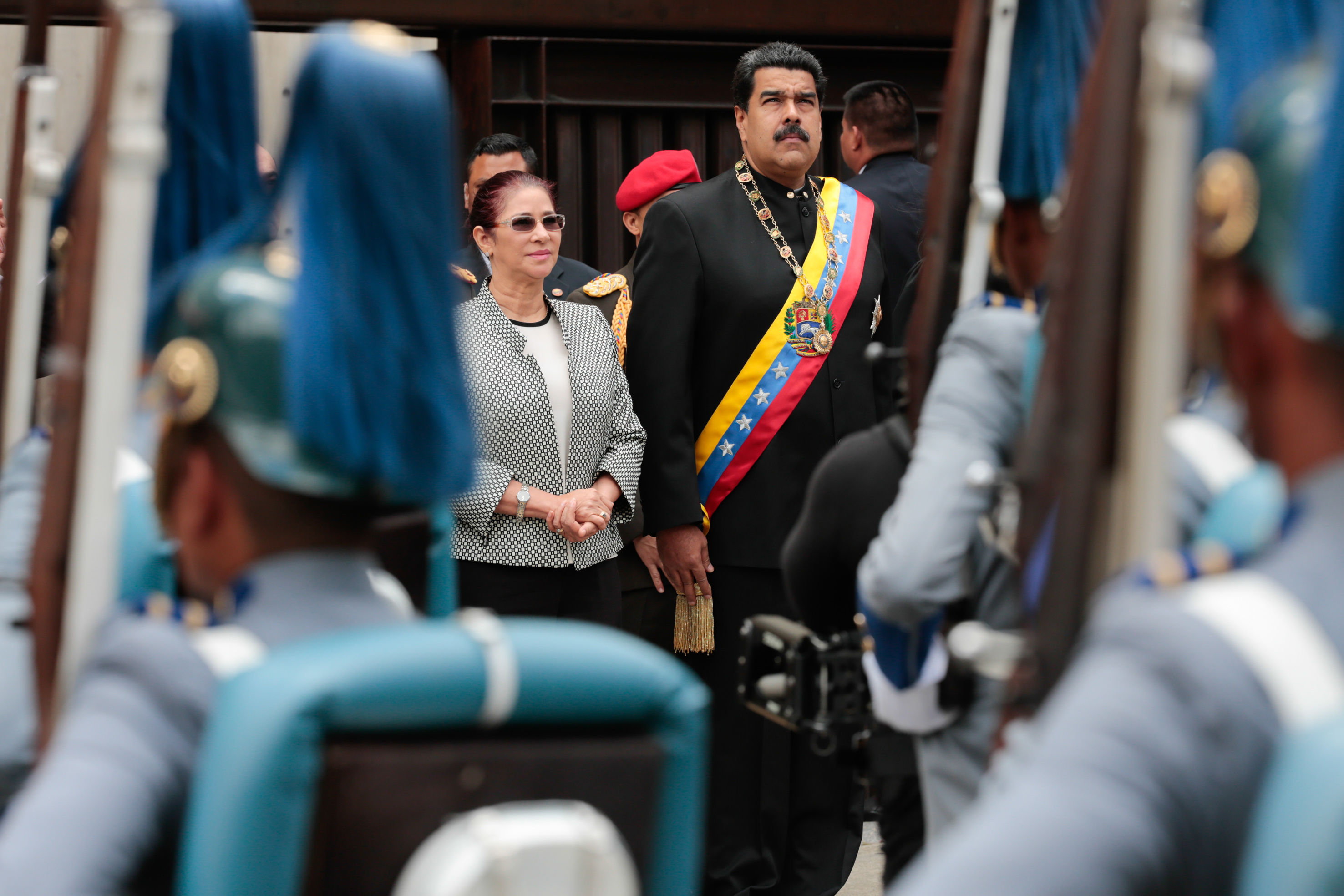 Maduro dice que “no le temblará el pulso” para “restablecer” el Poder Legislativo