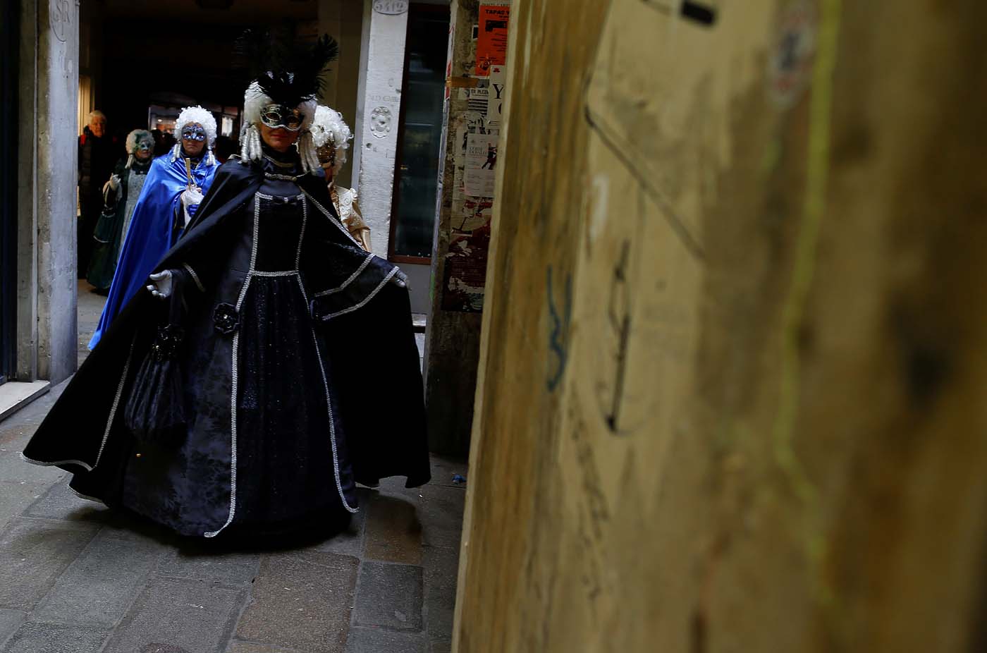 Majestuosos y elegantes disfraces ya desfilan en Venecia (fotos)