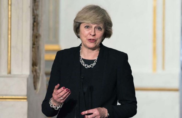 Primer ministro de Reino Unido, Theresa May: consultora financiera Como hija de un pastor, no es sorpresa que la primer ministro británica se mantuviera alejada de los empleos controversiales. May tabajó como consultora financiera para el banco de Inglaterra entre 1977 y 1983 y como asesor senior en negocios internacionales.