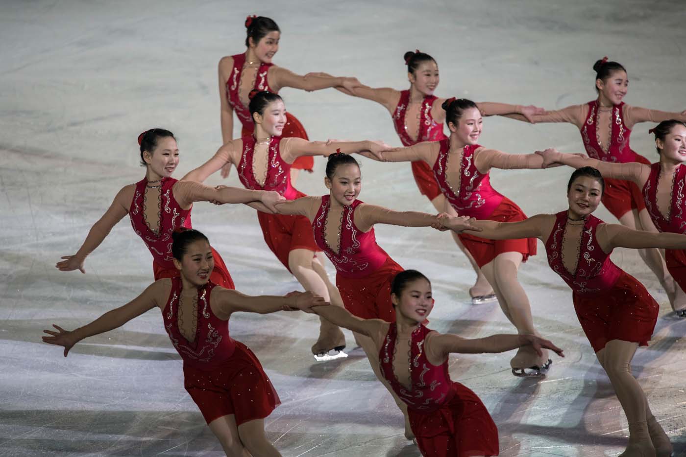 Y en la pista de patinaje de Pyongyang todo sigue como si nada (fotos)