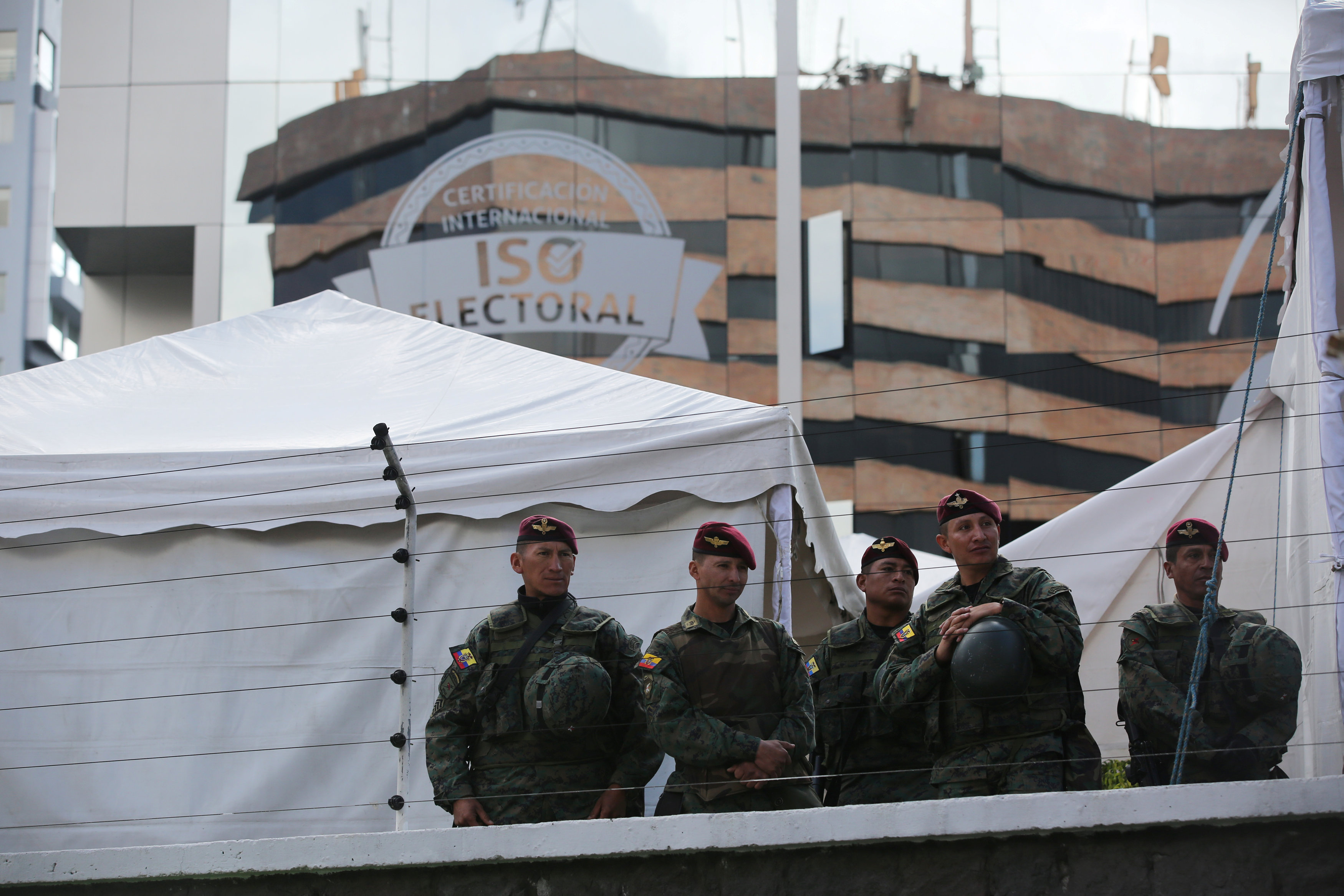 ¡Bravo por la FFAA de Ecuador! “No somos actores políticos” (comunicado)