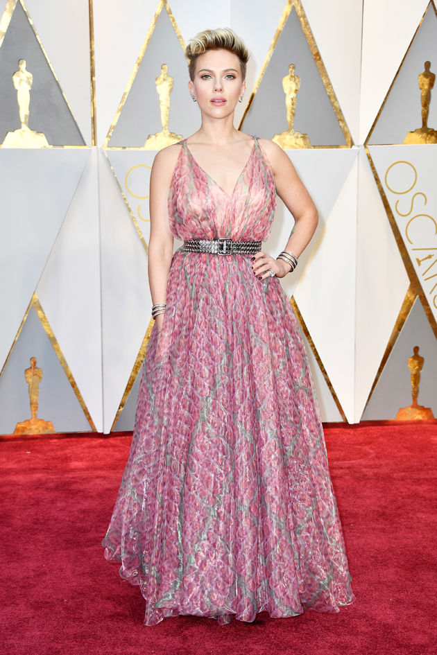 HOLLYWOOD, CA - FEBRUARY 26: Actor Scarlett Johansson attends the 89th Annual Academy Awards at Hollywood & Highland Center on February 26, 2017 in Hollywood, California. Frazer Harrison/Getty Images/AFP