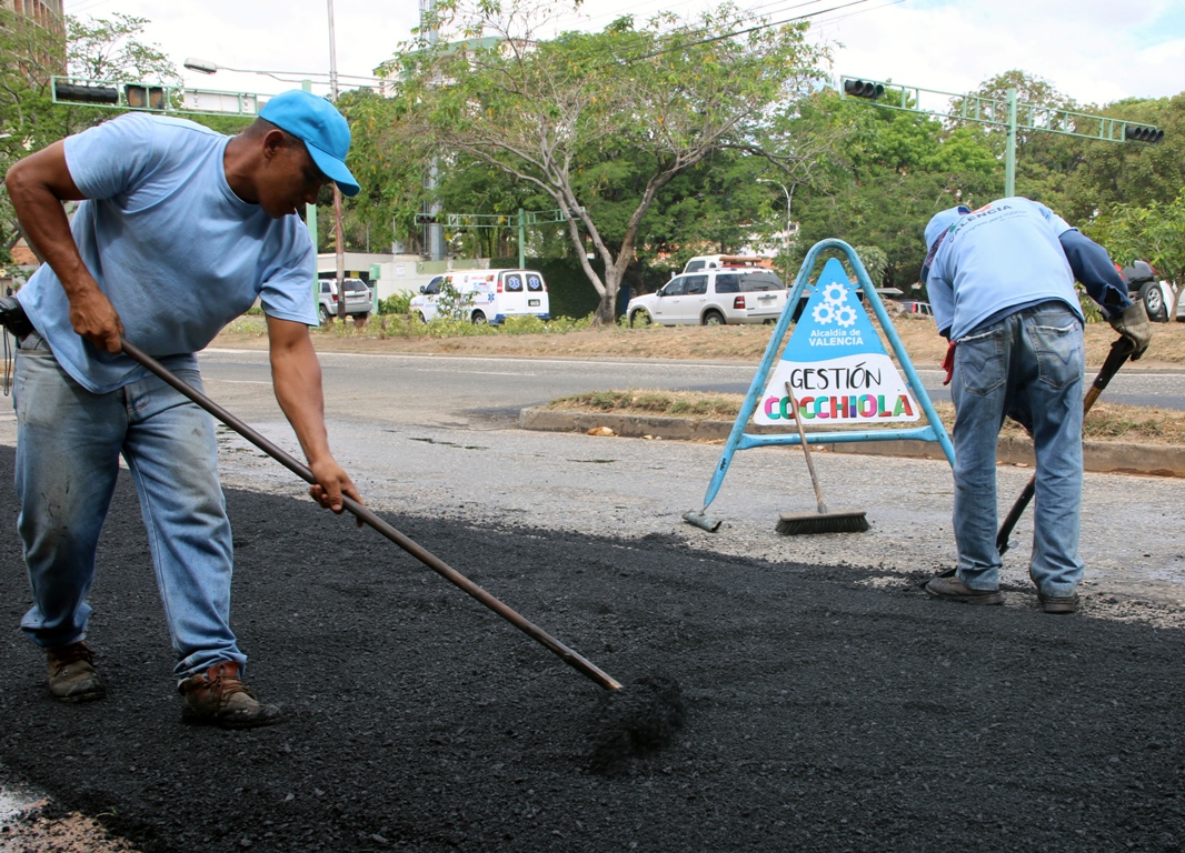 Gestión Cocchiola mejora la movilidad con con jornadas de asfaltado semanales