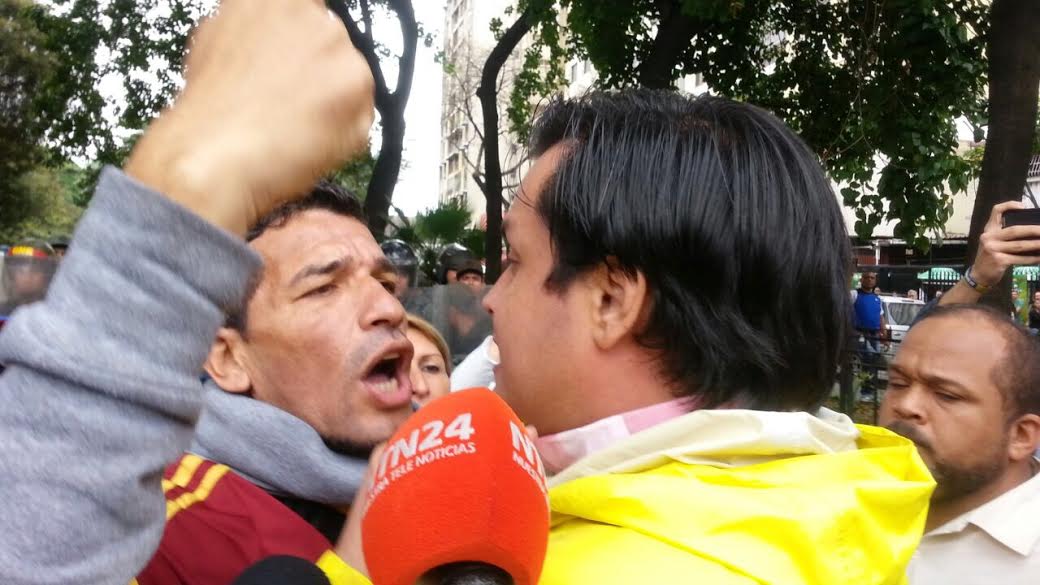 PNB agrede al diputado Paparoni #5Jun (Video)