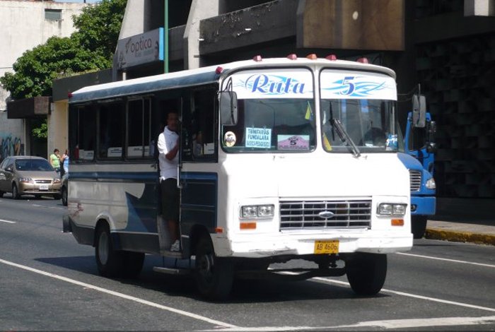 Paro parcial de transporte en Barquisimeto por disturbios en universidad