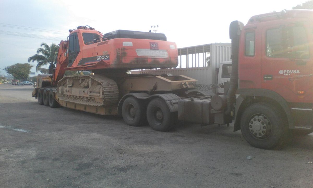 Autoridades trabajan en el restablecimiento del paso por la Troncal 1