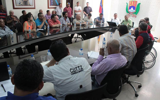 Choferes en Zulia suspenden paro de transporte