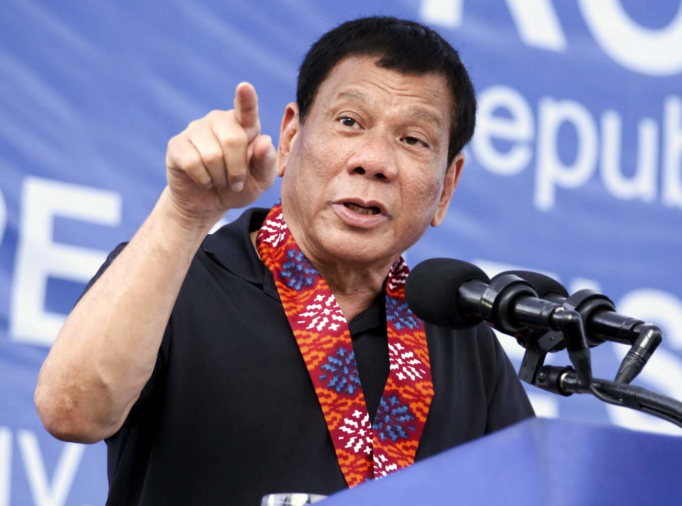 Duterte amenaza con instaurar un gobierno revolucionario para arrestar a todos los opositores